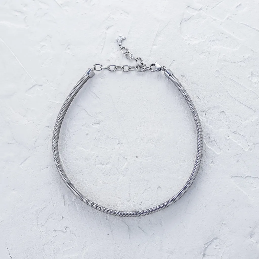 Chunky Ribbed Choker Necklace