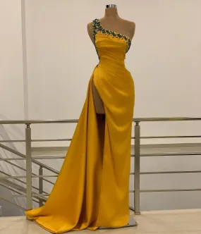 Riveting One-Shoulder Evening Dress
